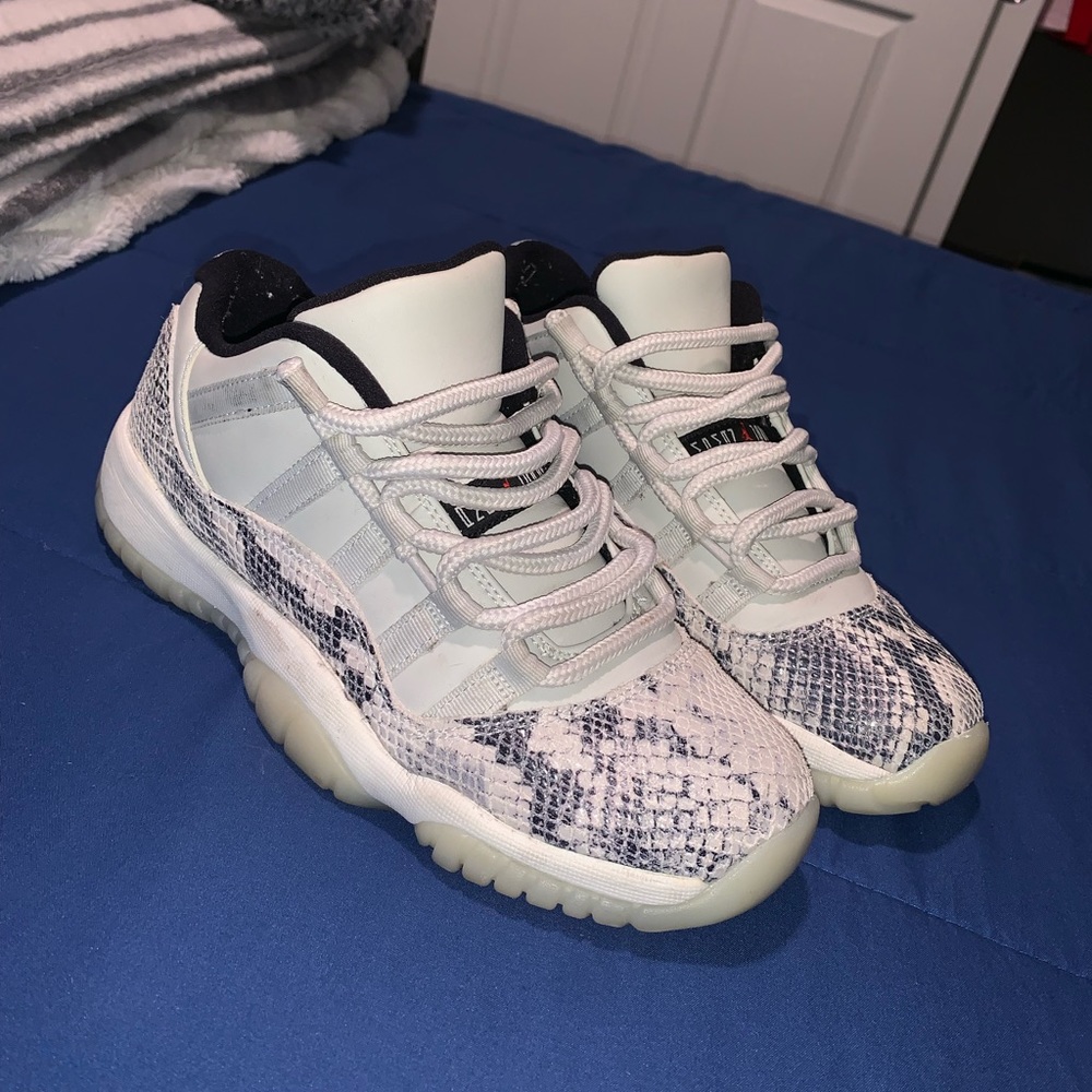 Air Jordan Snakeskin Retro 11 Low Size 6 Youth/Mens